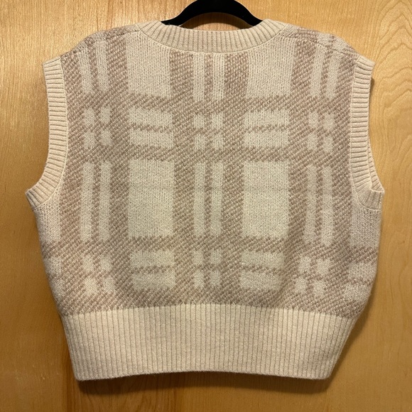 William Rast Cropped Knit Sweater Vest - Picture 3 of 3